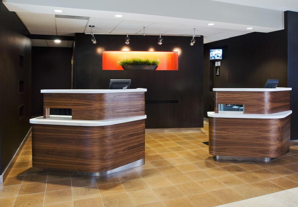 Courtyard By Marriott Portland Beaverton Exterior photo