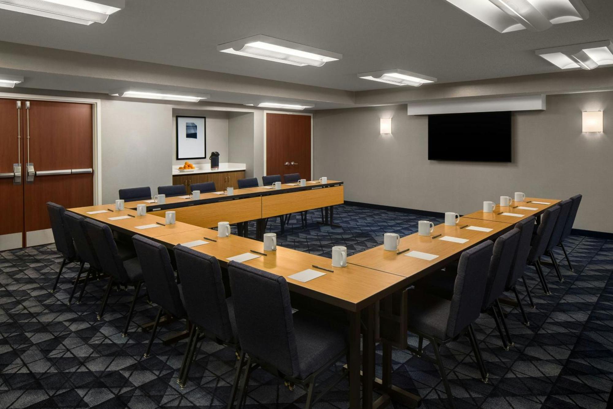 Courtyard By Marriott Portland Beaverton Exterior photo